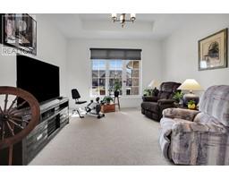 102 Leneve STREET - 12