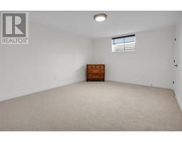 102 Leneve STREET - 16