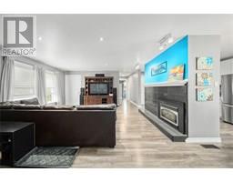 3073 Main STREET - 3