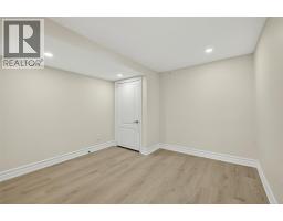 330 Somerset CRESCENT - 27