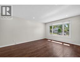330 Somerset CRESCENT - 3