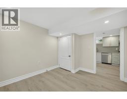 330 Somerset CRESCENT - 31