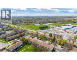 215 TRUDEAU DRIVE UnitNo. 33 - 27