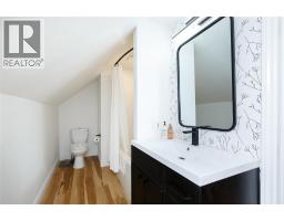 186 MARIA STREET - 27