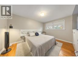 1035 WELLINGTON STREET - 11