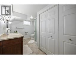 1035 WELLINGTON STREET - 12