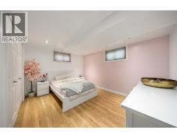 1035 WELLINGTON STREET - 17