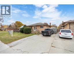 1035 WELLINGTON STREET - 2