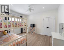 3613 Queen STREET - 22