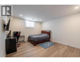 3613 Queen STREET - 32