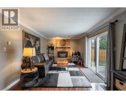 668 WINCHESTER CRESCENT - 13