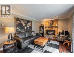 668 WINCHESTER CRESCENT - 14