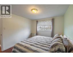 668 WINCHESTER CRESCENT - 22