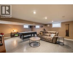 668 WINCHESTER CRESCENT - 24