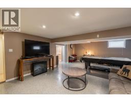 668 WINCHESTER CRESCENT - 25