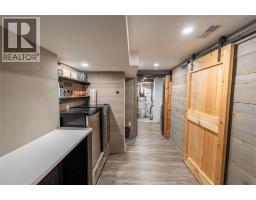 668 WINCHESTER CRESCENT - 28