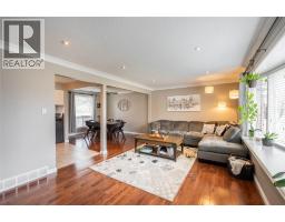 668 WINCHESTER CRESCENT - 3