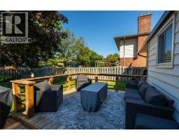 668 WINCHESTER CRESCENT - 32