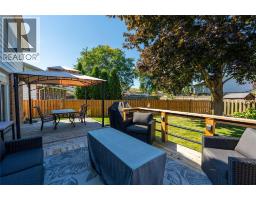 668 WINCHESTER CRESCENT - 33