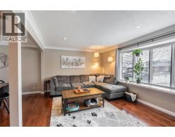 668 WINCHESTER CRESCENT - 4