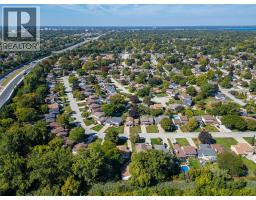 668 WINCHESTER CRESCENT - 43