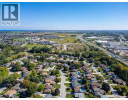 668 WINCHESTER CRESCENT - 45