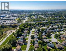 668 WINCHESTER CRESCENT - 46