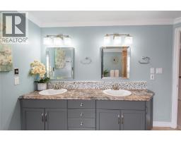 3024 Maidstone CRESCENT - 30