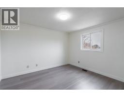 305 OAKLEA COURT - 13