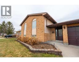 305 OAKLEA COURT - 2