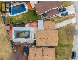 305 OAKLEA COURT - 44