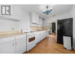 581 CROMWELL STREET - 13
