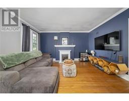 301 TALFOURD STREET - 3
