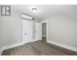 290 Cromwell STREET - 18