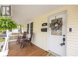 290 Cromwell STREET - 3