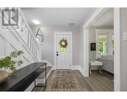 290 Cromwell STREET - 4