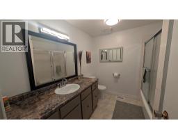44 YORK CRESCENT - 11