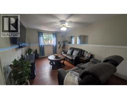 44 YORK CRESCENT - 14