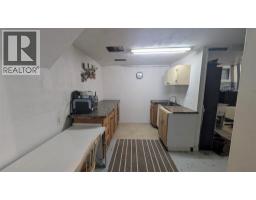 44 YORK CRESCENT - 21