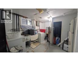 44 YORK CRESCENT - 22