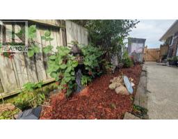 44 YORK CRESCENT - 25