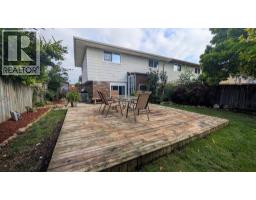 44 YORK CRESCENT - 26