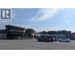 44 YORK CRESCENT - 32