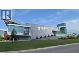 44 YORK CRESCENT - 33