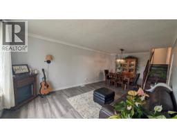 44 YORK CRESCENT - 4