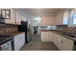 44 YORK CRESCENT - 7