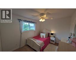 44 YORK CRESCENT - 9