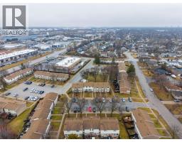 27 TURNER DRIVE UnitNo. 32 - 32