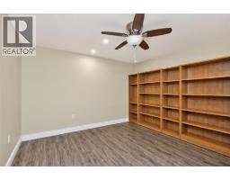 2016 THELMA AVENUE - 34