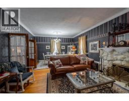 438 Emmeline STREET - 10